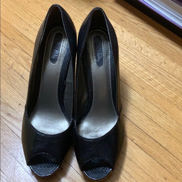 Sam & Libby peep toe snake skin pleather pumps